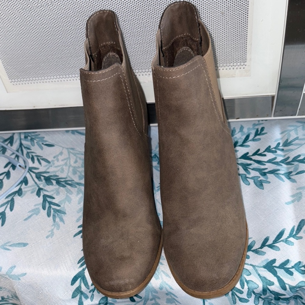 Women's Tan Ankle Boots